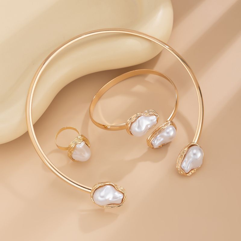 Set di gioielli Set di gioielli in oro Set di gioielli da donna Semplice girocollo aperto geometrico Set di collana di perle irregolari barocche francesi_voghion.com