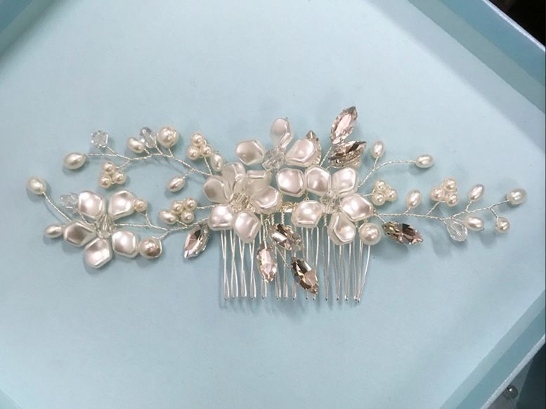 Conjunto de joias femininas da moda para noivas, pente de cabelo de pérolas feito à mão, flor branca, fio de cobre, acessórios para cabeça de noiva_voghion.com