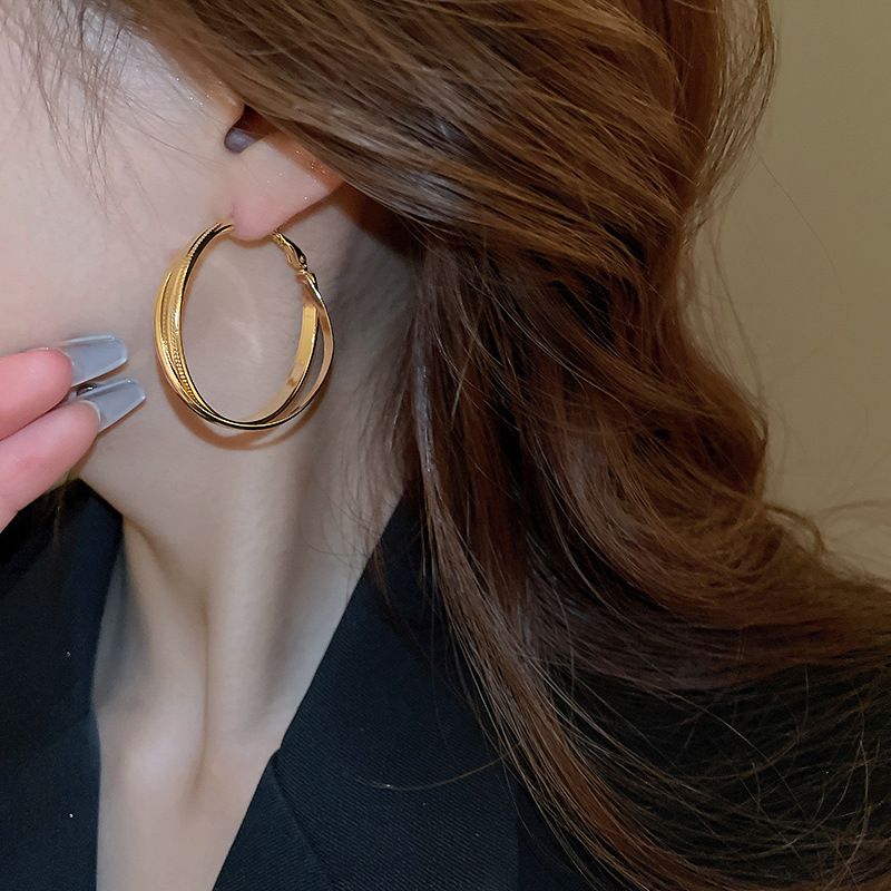 Silver Needle Cross Hollow Geometric Earrings Metal Design Earrings European And American Light Luxury Fashion Earrings_voghion.com