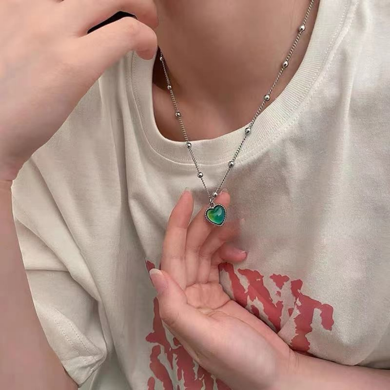 Hot sales New fashionable heart-shaped pendant necklace, color changing_voghion.com