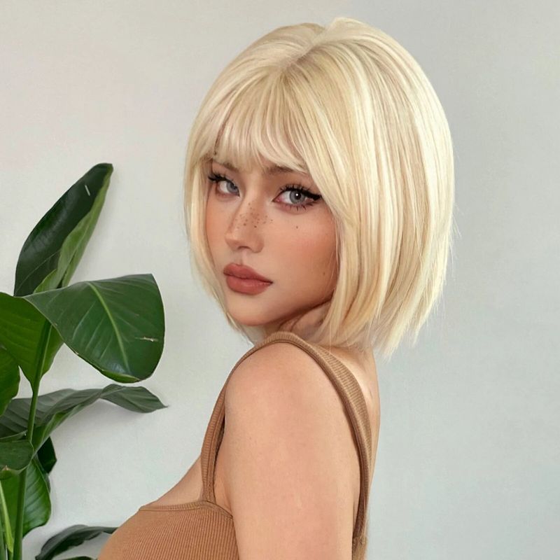 Platinanvaalea lyhyt bobo-synteettinen peruukki otsatukalla naisille cosplay-juhliin, söpöt lämmönkestävät kuidut_voghion.com
