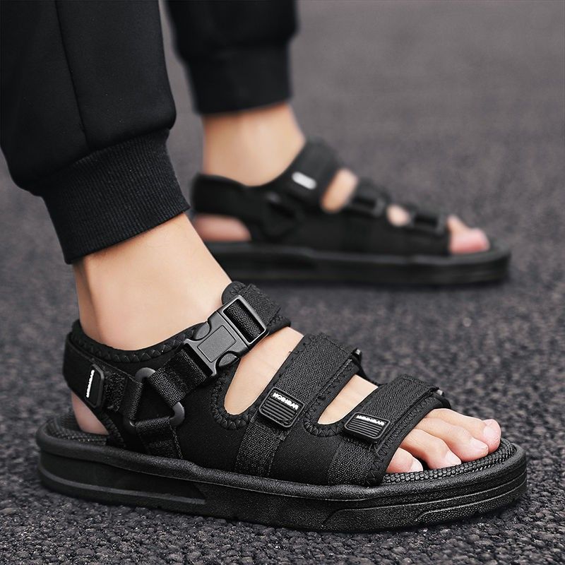 Sandali da uomo, infradito da uomo, nuove scarpe di tendenza per l'estate, spiaggia_voghion.com