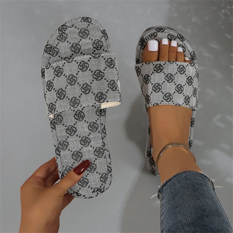 Papuci Comerț exterior Dimensiune mare Papuci de damă cu talpă groasă 2024 Nou stil cu broderie cu flori de prun Partea de jos cu platformă Sandale casual pentru femei_voghion.com