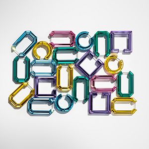 Matrix Creolen-Kollektion, Kristalle auf Metall-Finish-Fassungen_voghion.com