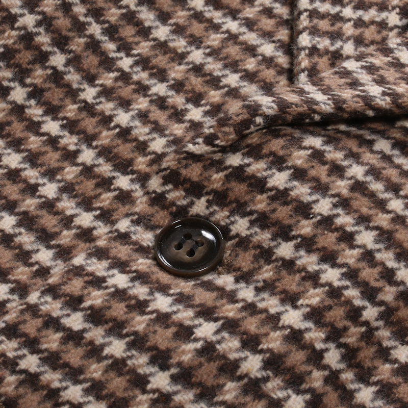 Chaleco tipo blazer con solapa de pistola y botonadura sencilla a cuadros para hombre_voghion.com