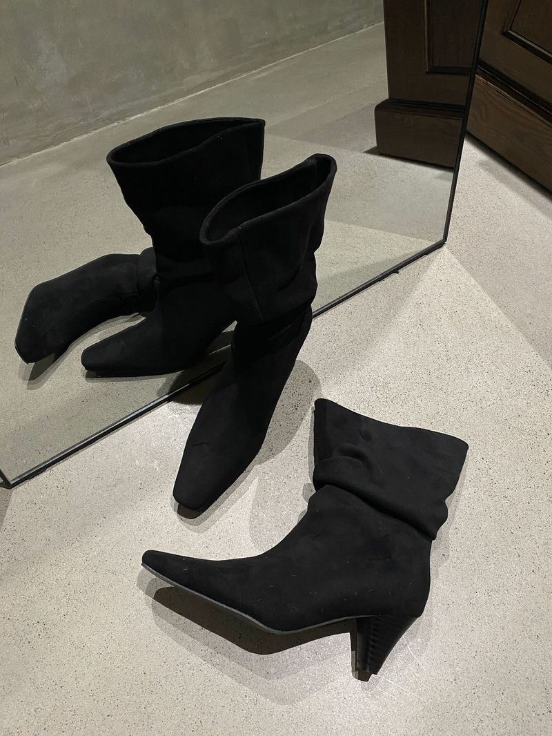 French Women's,2025 Autumn And Winter New Pointed Toe Color Casual Short Boots_voghion.com