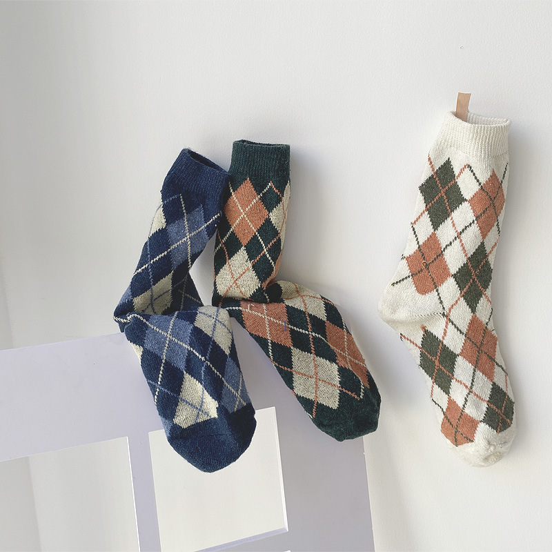 Woolen women in autumn and winter, diamond grid thickened warm middle tube pile for women's socks_voghion.com