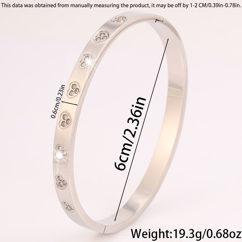 Bracciale alla moda in acciaio al titanio con diamanti a forma di cuore di pesca, modello per coppie, versione alta, leggero, lussuoso, in acciaio al titanio, resistente allo sbiadimento._voghion.com