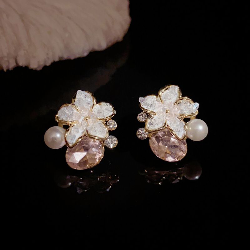 Brincos de pérola de cristal de flor de moda frescos e elegantes para mulheres, brincos de agulha de prata leves, luxuosos e versáteis_voghion.com