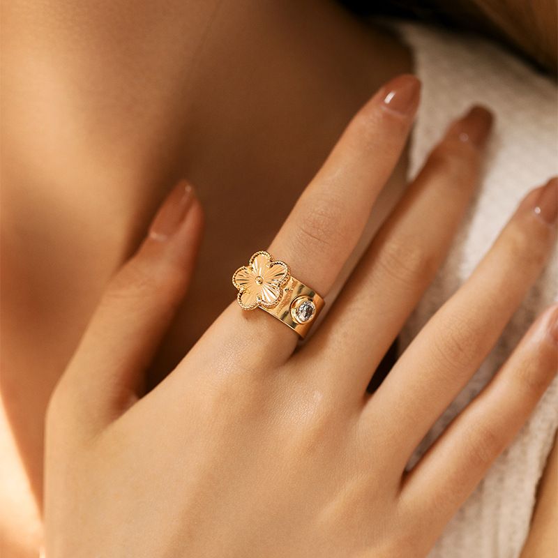Anello di alta qualità in vero oro K placcato in ottone con design a farfalla e personalità, zircone, design squisito a goccia d'acqua_voghion.com