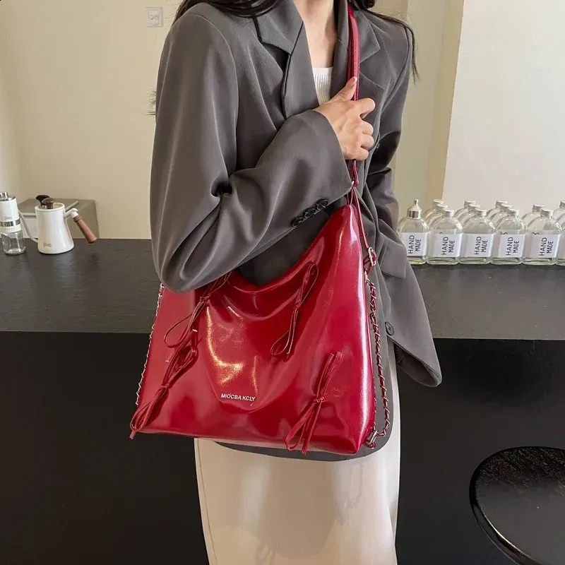 LEFTSIDE Borsa a tracolla con catena da donna, piccola, in pelle PU, tendenza Y2K, con fiocco, 240902_voghion.com