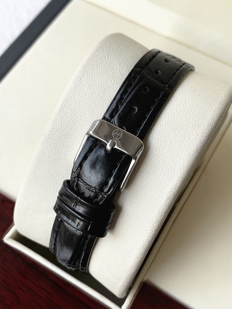 Niche Women's Quartz Watch Retro High-end Temperament High-value Women's Belt Diamond-encrusted Waterproof Foreign Trade New Model_voghion.com