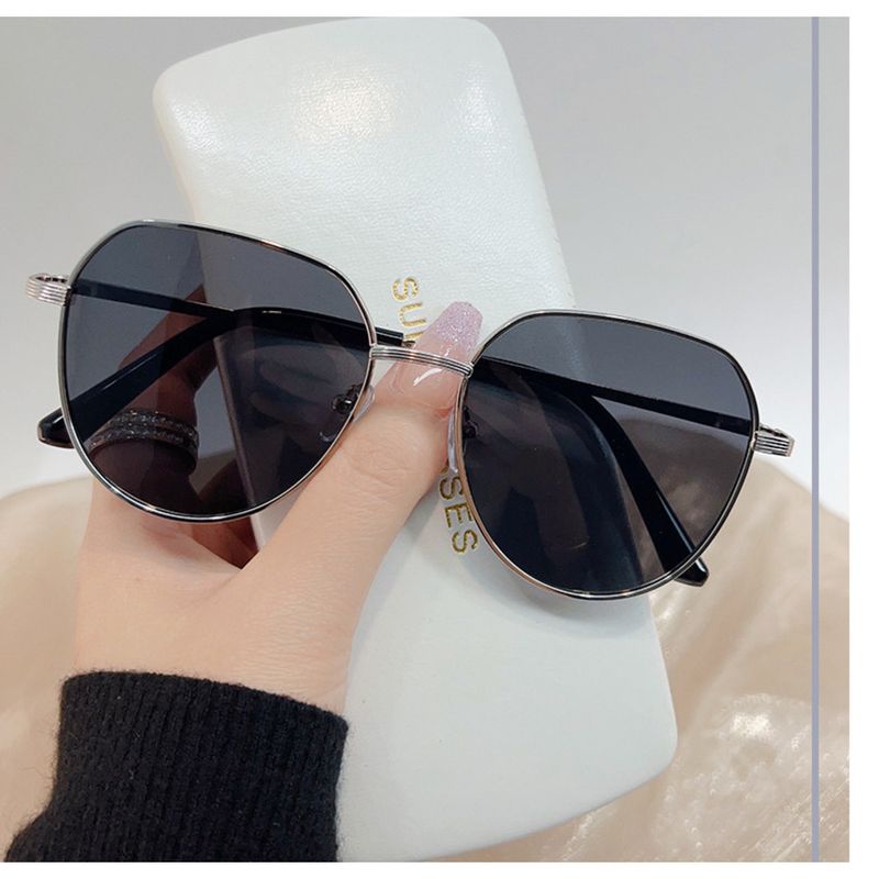 2025 New Reddit Polarized Women's High-End Look, Small Face, UV Protection, High-End Driving Sunglasses_voghion.com