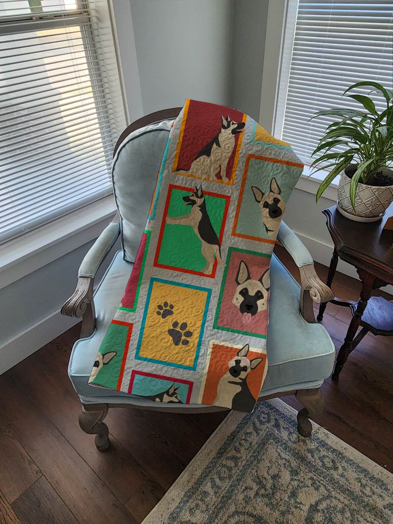 Lots of Black and Silver German Shepherd Quilted Blanket 50x60 Artwork Pattern Quilted Throw Blanket for Bed, Couch, Sofa, Soft and Lightweight_voghion.com