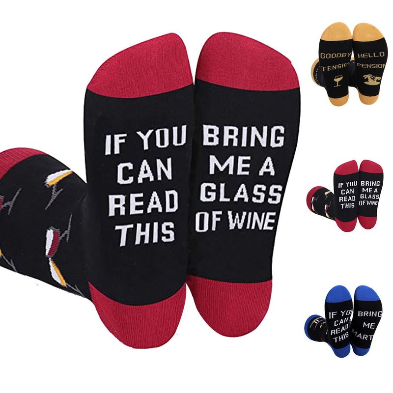 Regenbogensocken mit Katze und Hund als Geschenk zum Unabhängigkeitstag für Männer und Frauen_voghion.com