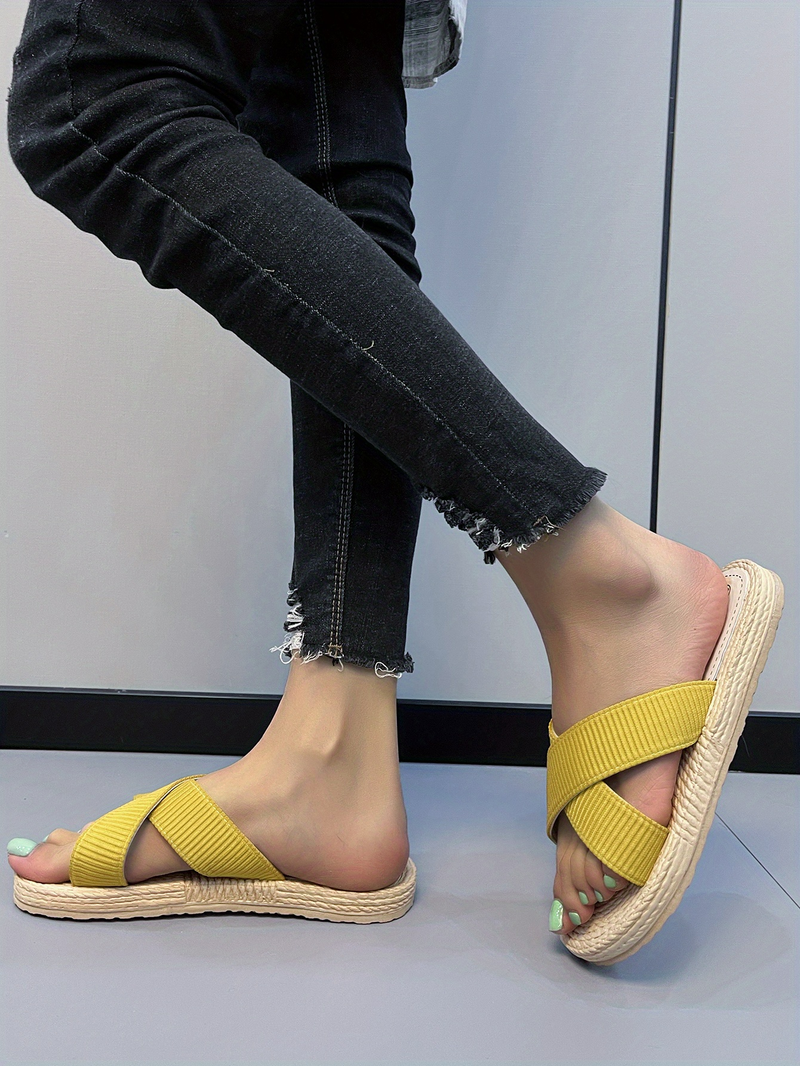 Pantoufles plates à bretelles croisées pour femmes, sandales coulissantes de plage à semelle d'espadrille d'extérieur, chaussures plates de couleur unie_voghion.com