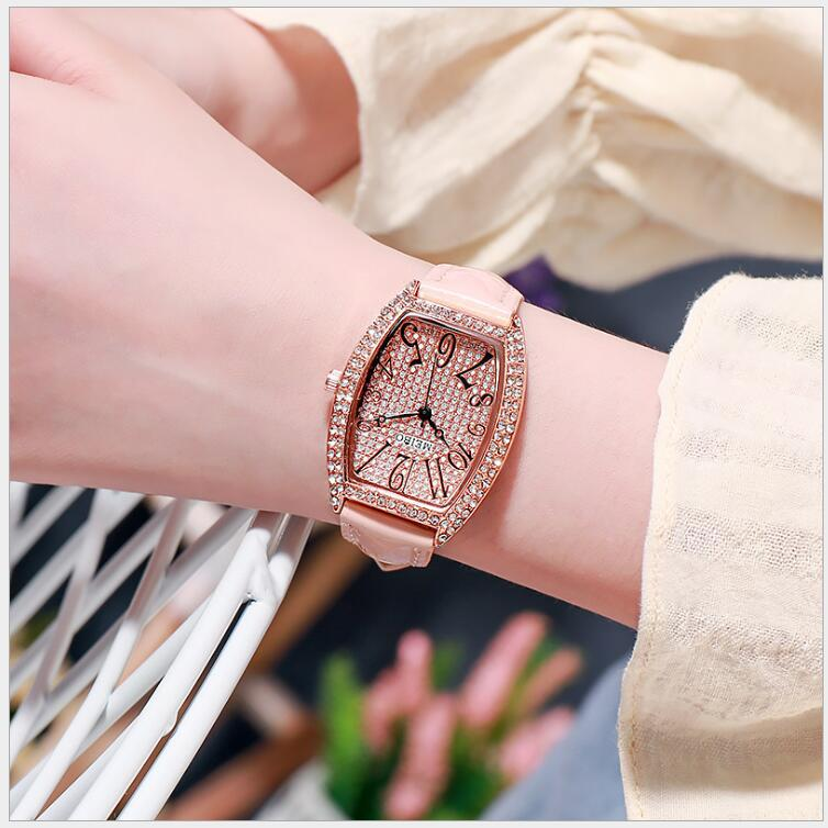 Hot selling fijne lederen band stijl modieus en elegant dameshorloge_voghion.com