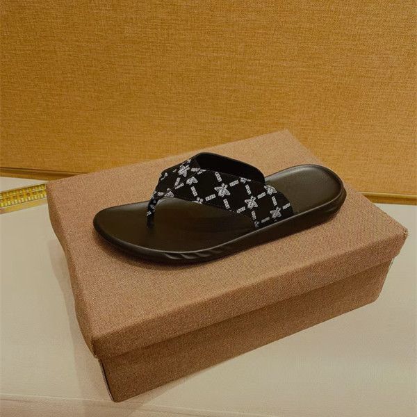 2025 Sommer Neue Herren Casual Outdoor Trendy Non-Slip High-End Feel Beach Flip-Flops_voghion.com
