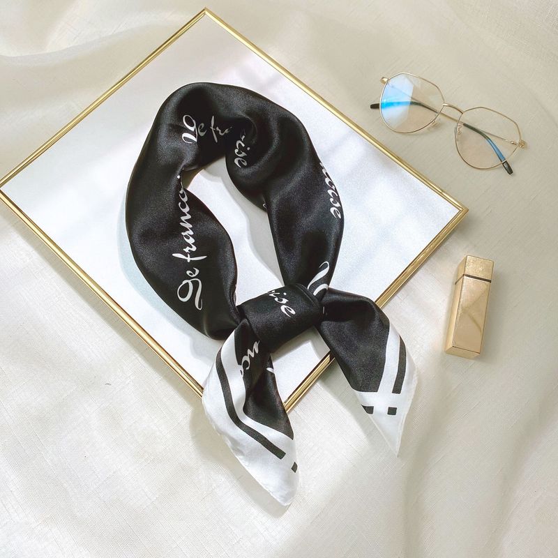 2024 Frühjahr Neue Simulation Seide Modische und Süße Chiffon Brief Gedruckt Professionelle Schal_voghion.com