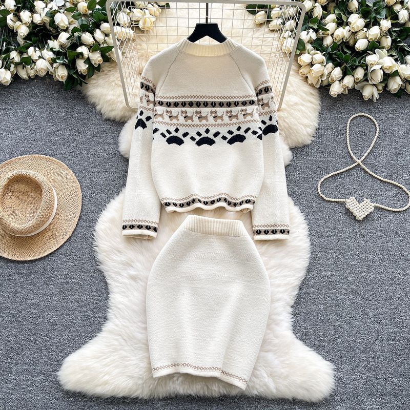 Abito da sposa - Maglione con collo alla coreana ricamato e gonna aderente (beige/nero)_voghion.com