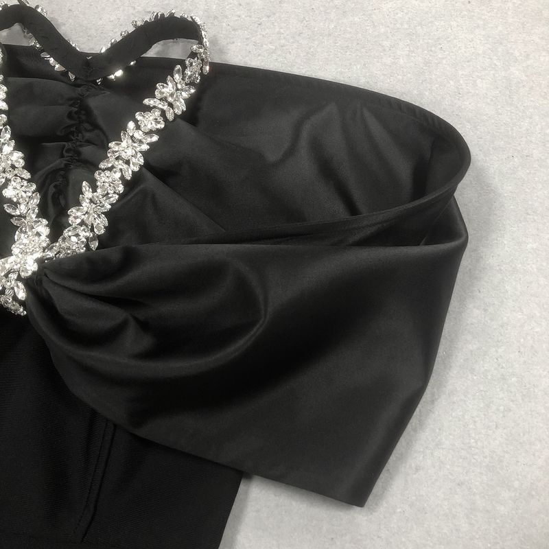 Robe de soirée élégante à dos nu et diamants noirs pour femme - Robe longue moulante à encolure haute_voghion.com