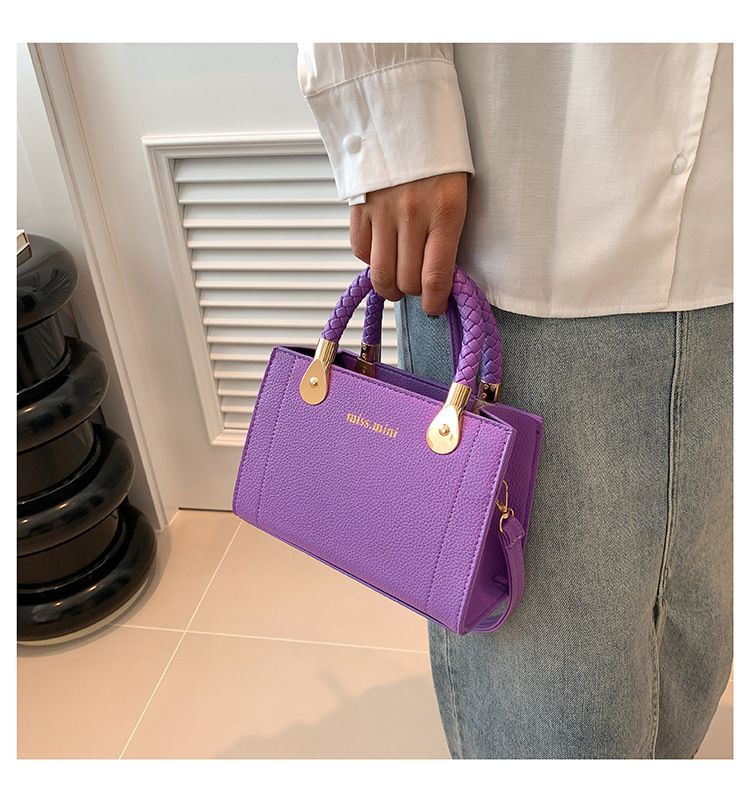 2024 Sommer Neue Mode Weben Handtasche Einzelne Schulter Crossbody Kleine Quadratische Damentasche Mischreihe_voghion.com