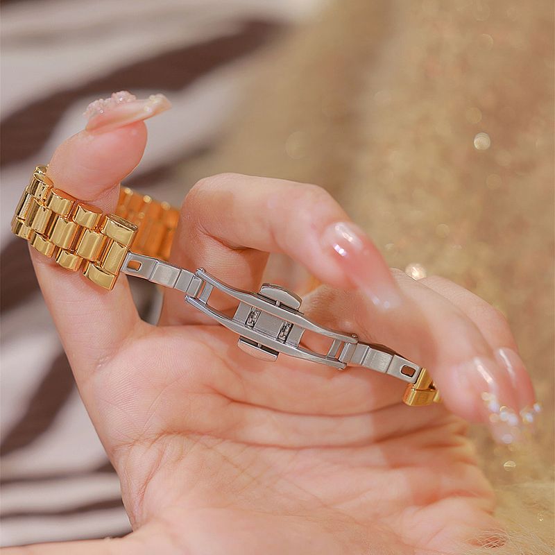 New light luxury ladies aqua ghost fashion temperament small square diamond calendar watch_voghion.com