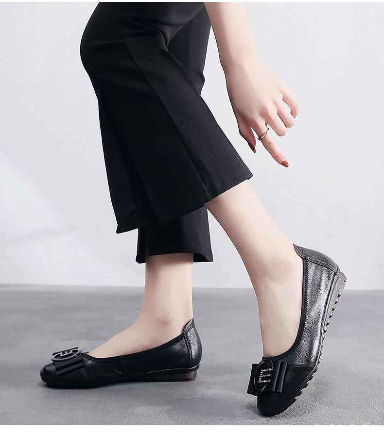 2024 weiche Sohlen Rindsleder Damenschuhe faule Slipper Arbeitsschuhe mittleren Alters und ältere Mutter Schuhe vier Jahreszeiten Einzelschuhe Tanzschuhe_voghion.com