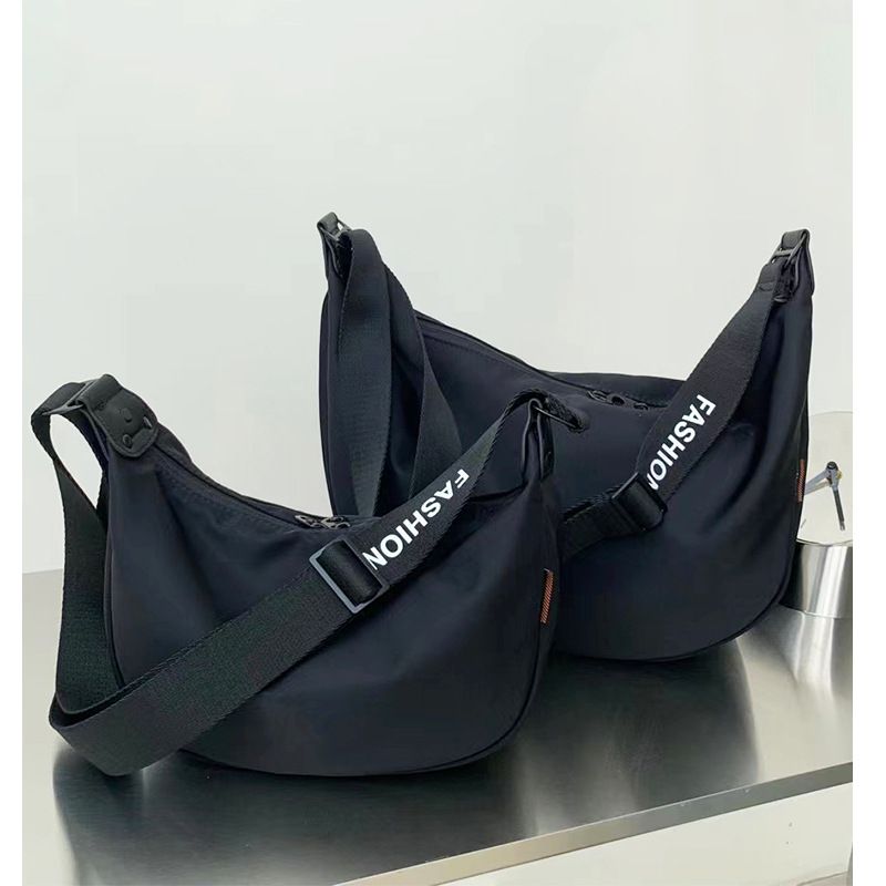 Borsa a tracolla grande e capiente in tessuto Oxford impermeabile per donna, stile casual sportivo, versatile e di nicchia._voghion.com