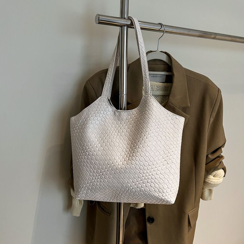 Borsa a tracolla da donna di grande capacità, nuova borsa tote versatile da portare sottobraccio, alla moda, per l'estate 2025_voghion.com