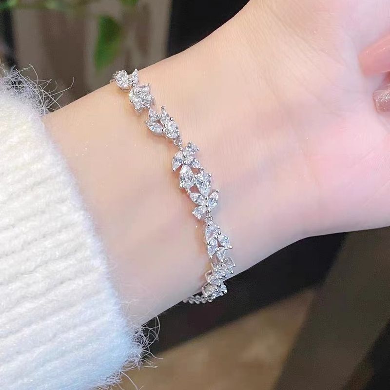 Collar Zhao Yingzi con la misma sonrisa y colgante de circonita para mujer, diseño único, alta gama, lujo ligero._voghion.com