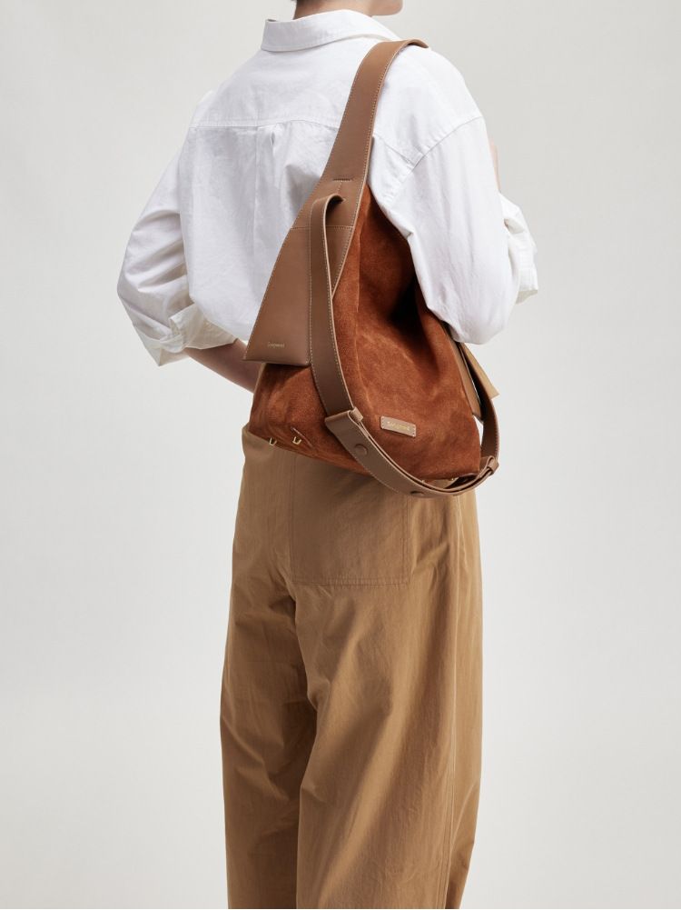 Songmont Sac à bandoulière en daim de taille moyenne avec oreilles de styliste pour banlieue Maillard Dressing_voghion.com