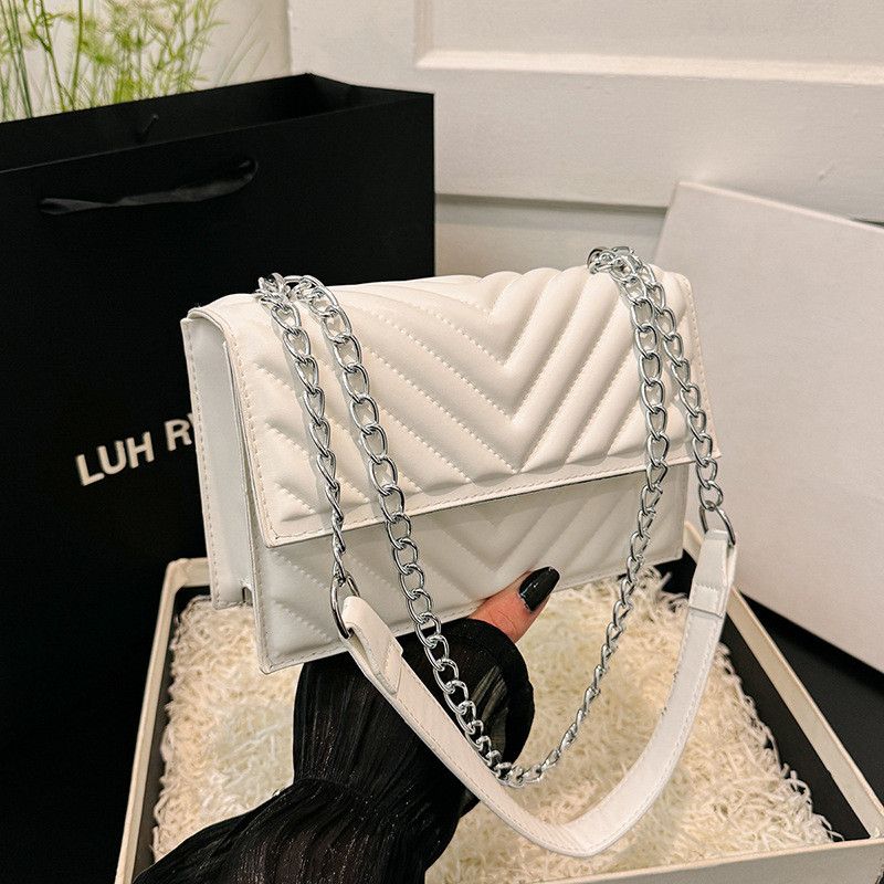 Borsa da donna economica, trapuntata in rilievo, alla moda, semplice, alla moda, con catena, nuova ed elegante borsa a tracolla singola 2025_voghion.com