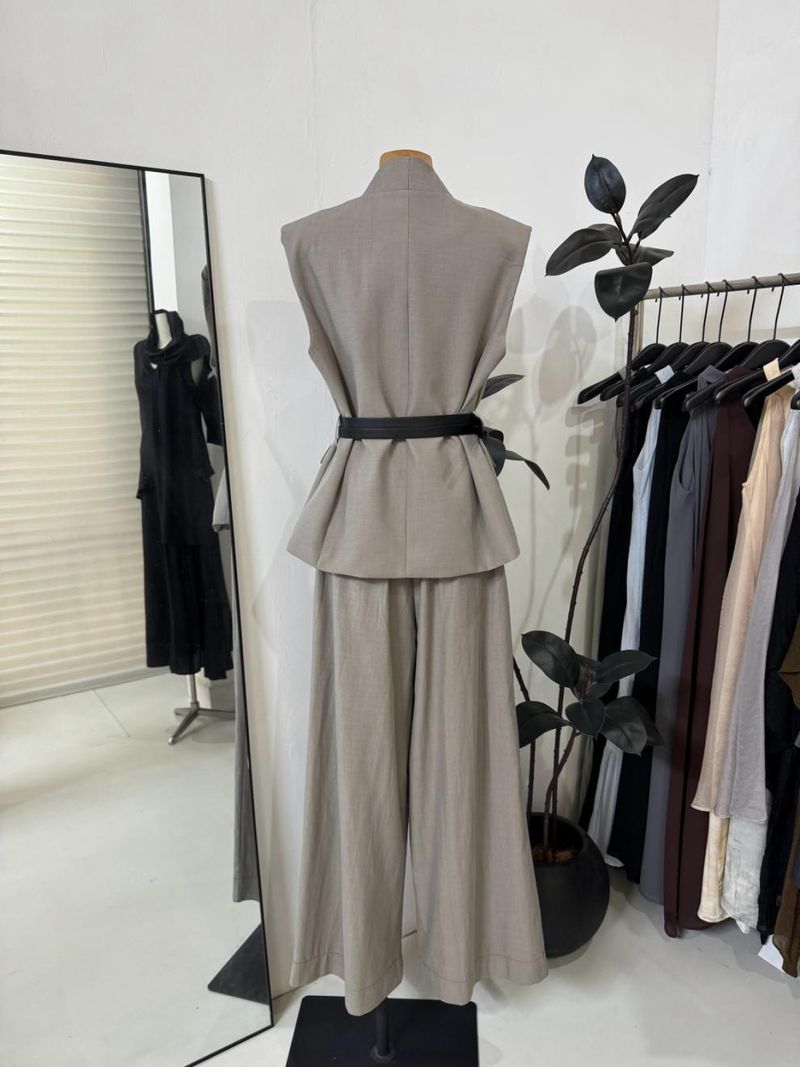 NUNBAI Damen-Set aus ärmelloser Weste und Hose im französischen Stil mit weitem Bein – atmungsaktive Acrylmischung, Taillengürtel, lässiges Büro- und Sommeroutfit_voghion.com