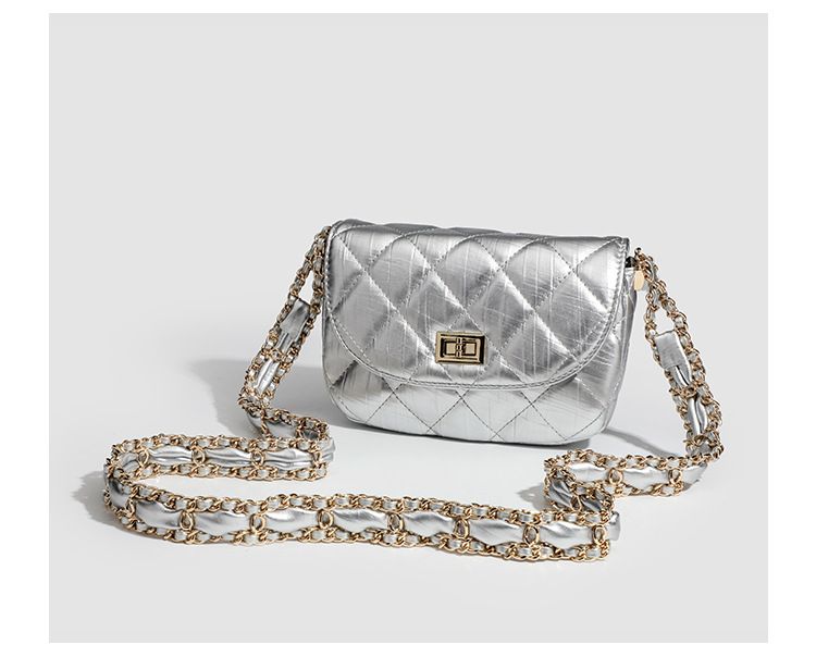 Borsa a tracolla con tracolla larga in argento 2024, stile piccolo e profumato, con catena, stile premium squisito_voghion.com