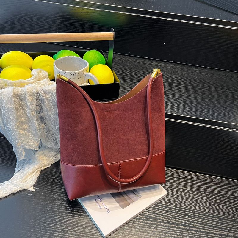 Korean Version Simple Niche Underarm Bucket For Women 2025 New Fashion Matte Commuter Shoulder Crossbody Bag_voghion.com