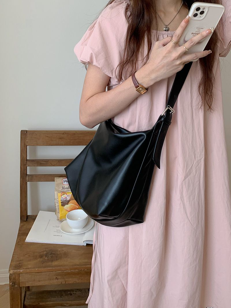 Taschen, Pendler, Freizeit, modische und minimalistische Sommer-Umhängetasche für Mädchen mit großem Fassungsvermögen für berufstätige Frauen 2024_voghion.com