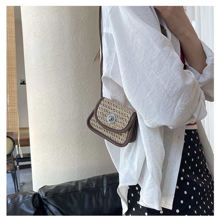 Kinder-Umhängetaschen, beliebte All-Match-Mini-Muscheltasche, Kontrastfarbe, geflochtenes Stroh, Eltern-Kind-Mädchen-Umhängetasche, Lippenstifttasche, weiblich_voghion.com