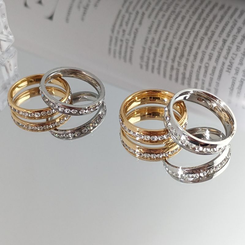 Anello in acciaio inossidabile resistente alla luce con cerchio pieno di diamanti e cielo stellato in titanio_voghion.com