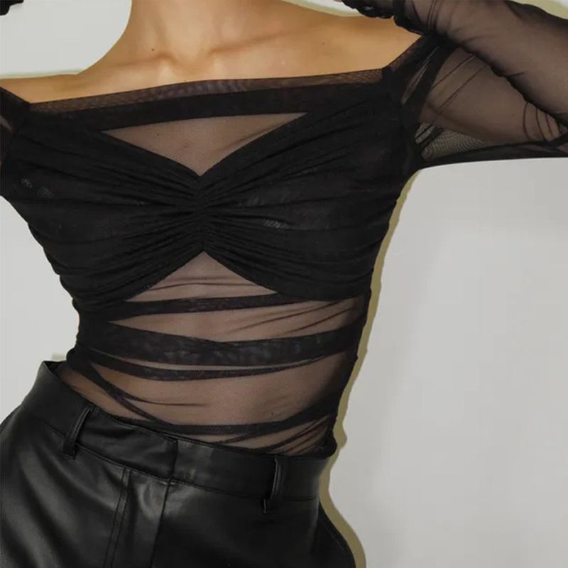 Top in rete con spalle scoperte, moda estiva 2025, da donna, nuova maglietta aderente trasparente e plissettata_voghion.com