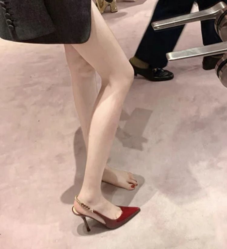 2025 Spring New Red Patent Leather Pointed Stiletto High Heels Women_voghion.com