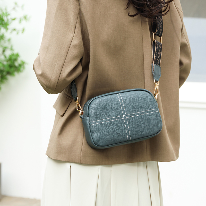 Sac à main en cuir véritable pour femmes, classique, mode, sac à bandoulière à larges bretelles, tendance Simple, fourre-tout en cuir de vache, 2023_voghion.com
