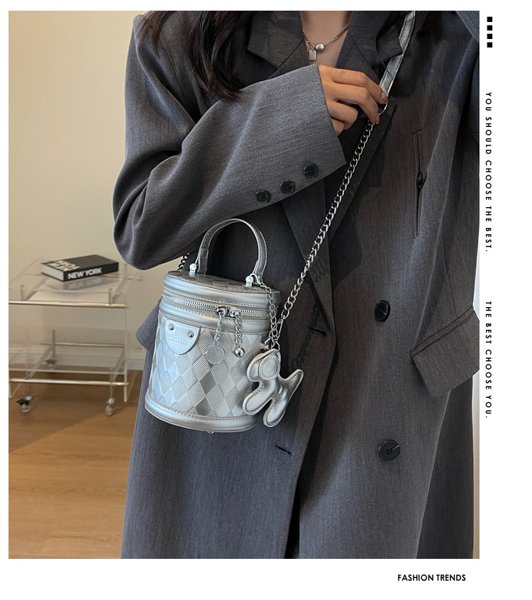 Borsa a cilindro argento di fascia alta Borsa da donna Borsa a secchiello portatile 2023 Summer New Fashion Rhombus borsa a tracolla_voghion.com