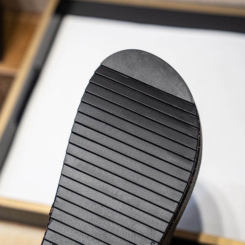 Pantofole da donna con fondo spesso di grandi dimensioni per il commercio estero 2024 nuovi sandali con plateau con una parola Pantofole per ragazze_voghion.com