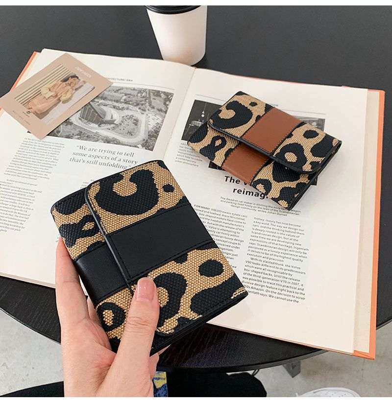 Women's 2024 New Leopard Print Internet Celebrity Fashion Large Capacity Coin Purse Folding Multi-Card Slot Long Wallet_voghion.com
