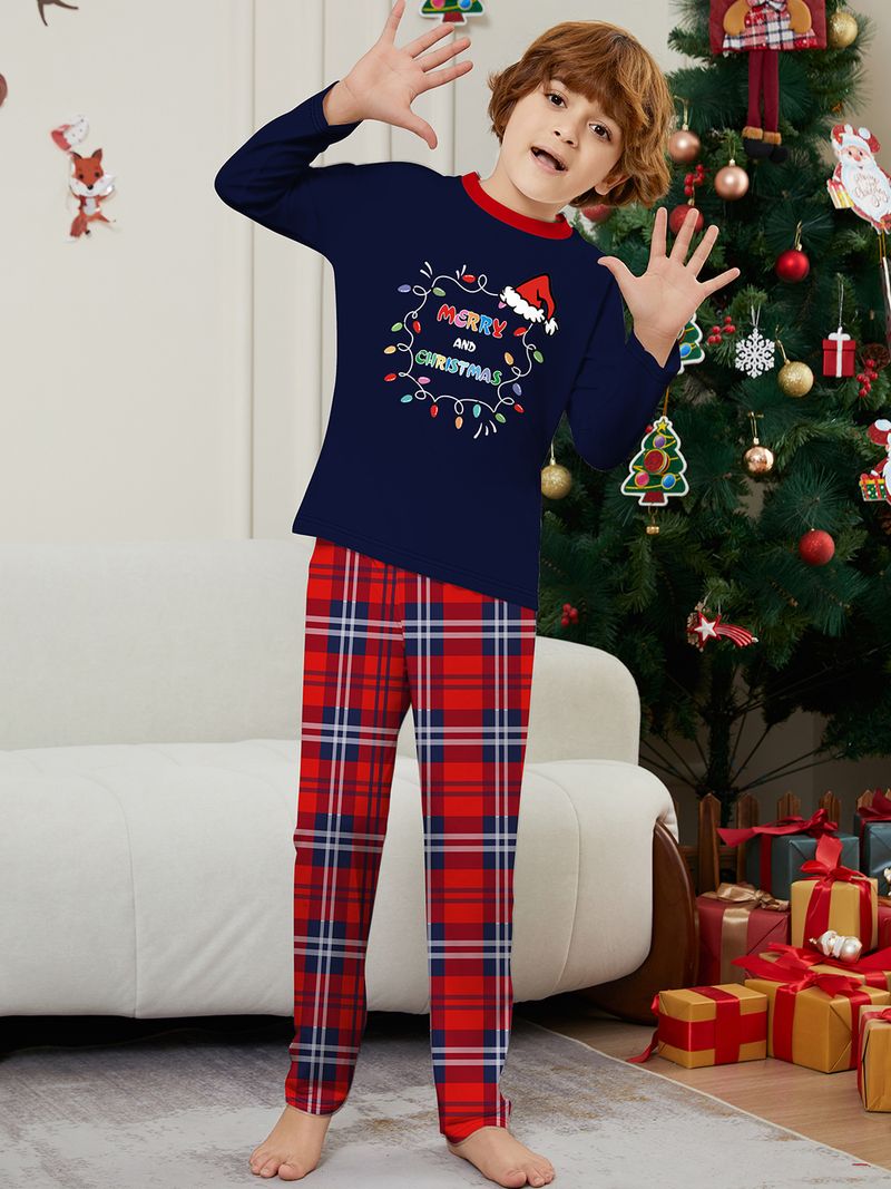 Gemütliches, passendes Weihnachtspyjama-Set für die ganze Familie mit festlichem Aufdruck, weicher karierter Stoff, Größen für Erwachsene, Kinder und Haustiere._voghion.com