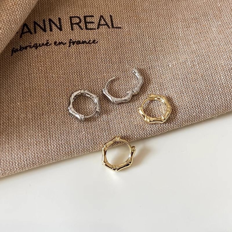 Boucles d'oreilles en métal de bambou pour femmes, design rétro de niche, tempérament simple et polyvalent, boucles d'oreilles à la mode_voghion.com