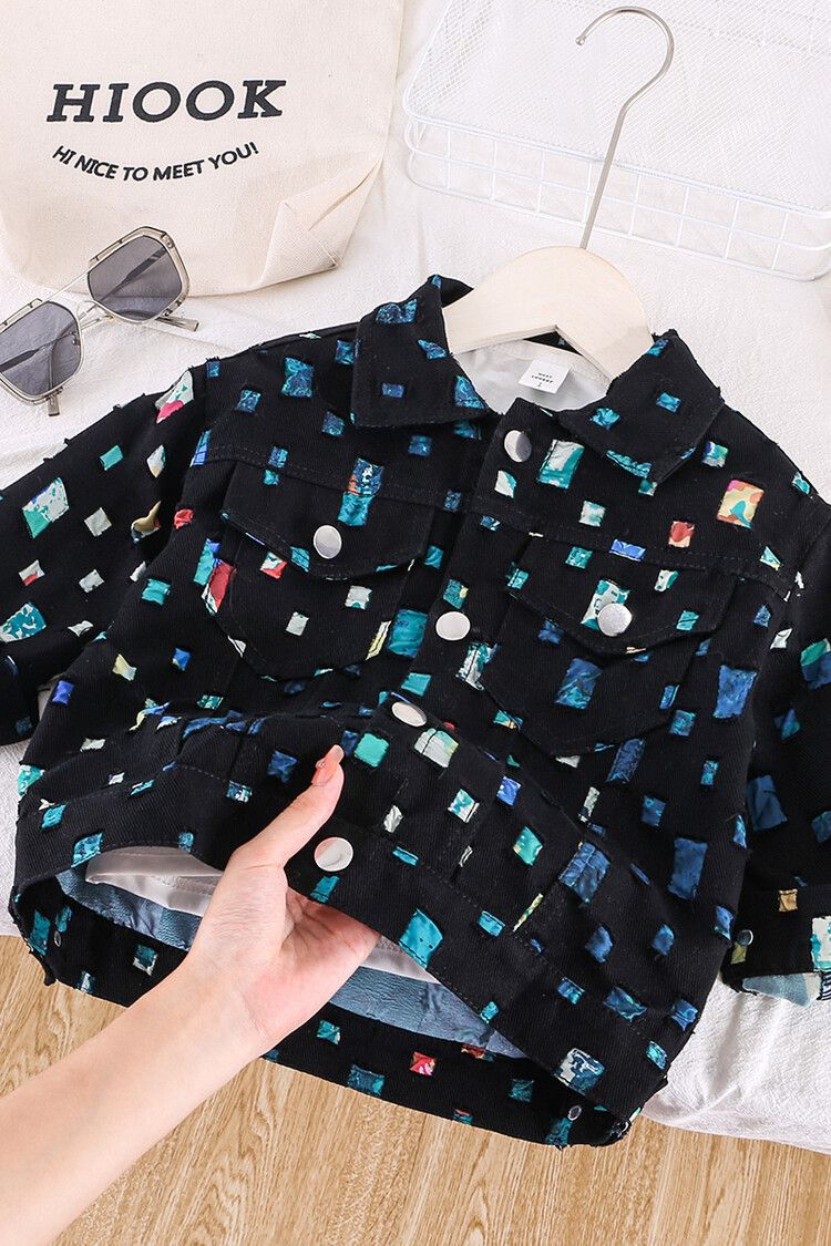 Giacca elegante e raffinata con fondo colorato ritagliato per mamma e bambini_voghion.com