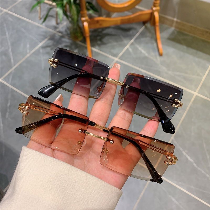 2025 Personalisierte Sonnenbrille Damenmode Allmähliche Veränderung Sonnenbrille Flut Trimmen Ins Wind Sommer Sonnenschutz Kleines Gesicht_voghion.com