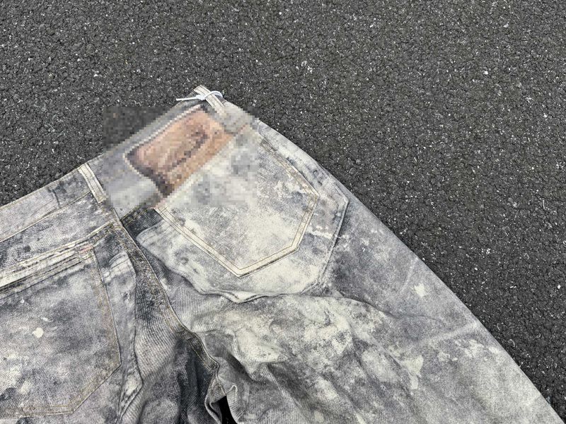„Postapokalyptische Arbeitskleidung – AC-130 Distressed Jeans (schlammgefärbt und wischfest für Underground-Plattenläden und verlassene Fabriken)“_voghion.com